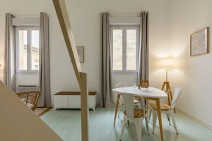 Ma Pépite - Appartement T2 Ornano escalier