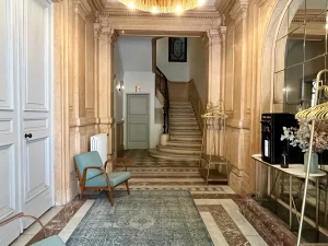 bureaux-d-exception-prestation-ancienne-saint-seurin-place-des-martyrs-de-la-resistance-hall