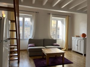 T1 Place Victoire meublé avec mezzanine à louer Ma Pépite sejour