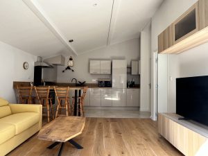 A LOUER APPARTEMENT T2 MEUBLE AVEC TERASSE SALON