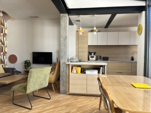 Maison location meublé avec jardin 3 chambres cuisine2