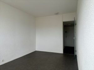 a louer studio lumineux pellegrin sejour 1