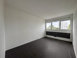 a louer studio lumineux pellegrin sejour 6