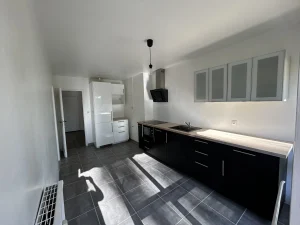 appartement_blanquefort_T3_non_meuble_avec_balcon_cuisine