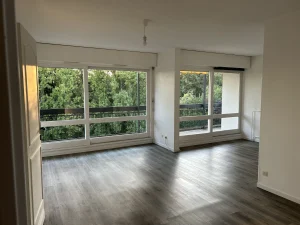 appartement_blanquefort_T3_non_meuble_avec_balcon_sejour